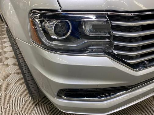 2017 Lincoln Navigator Select