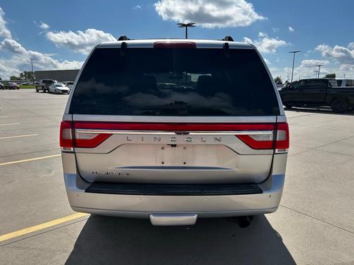 2017 Lincoln Navigator Select
