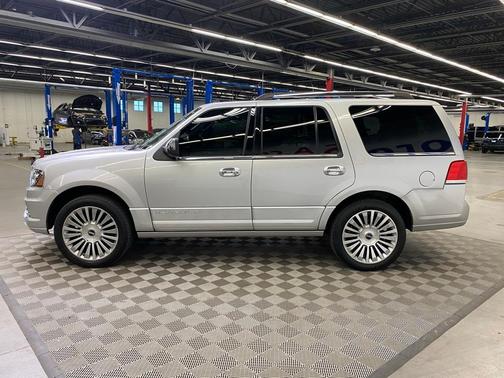 2017 Lincoln Navigator Select