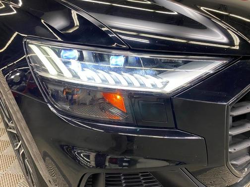 2021 Audi Q8 55 Premium Plus