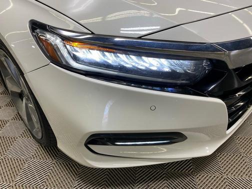 2019 Honda Accord Touring 2.0T