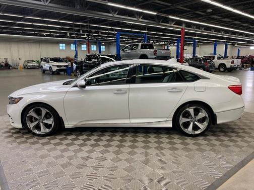 2019 Honda Accord Touring 2.0T