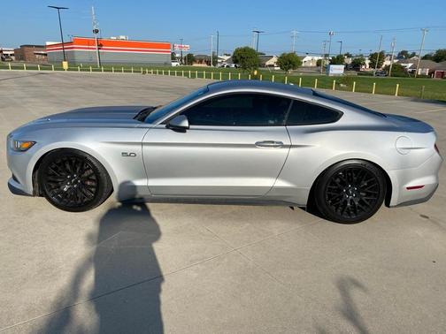 2017 Ford Mustang GT Premium