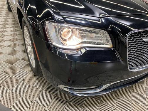 2016 Chrysler 300C Base