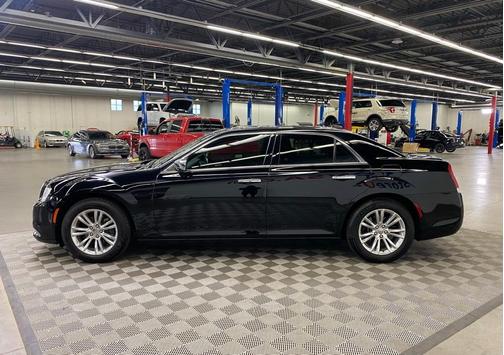 2016 Chrysler 300C Base