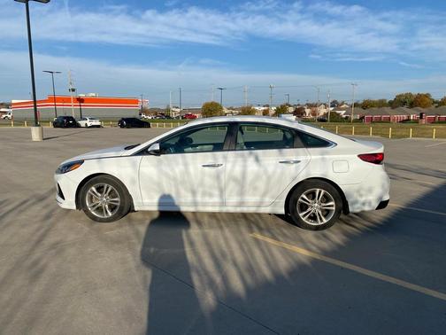 2018 Hyundai SONATA SEL