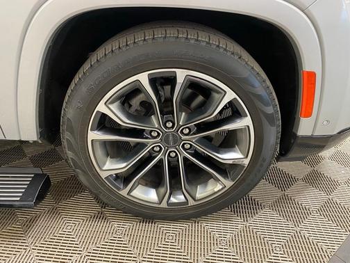 2023 Jeep Grand Wagoneer Series III