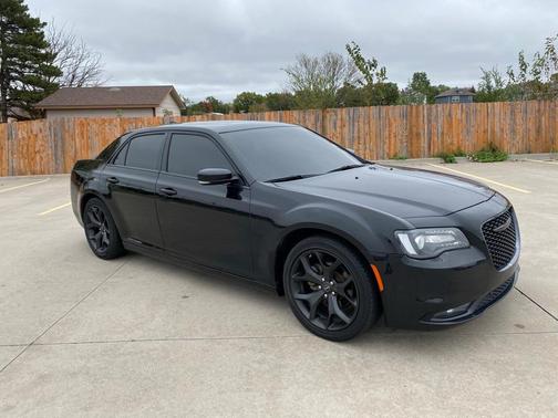 2022 Chrysler 300 S
