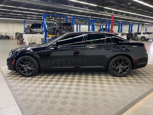 2022 Chrysler 300 S