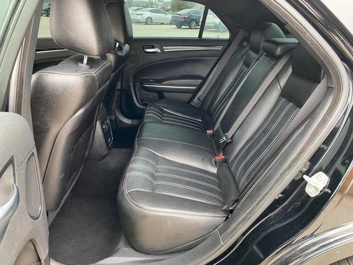 2022 Chrysler 300 S