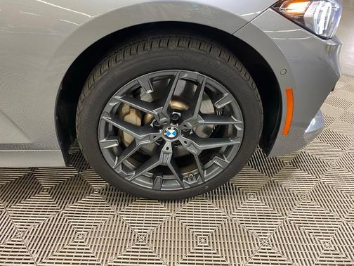 2025 BMW 330 i xDrive
