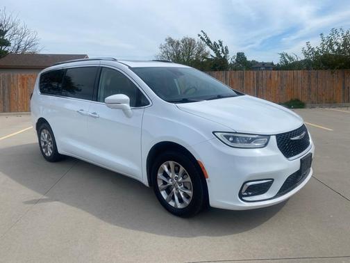 2021 Chrysler Pacifica Touring-L