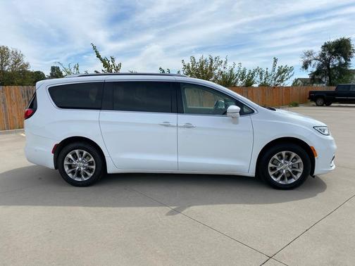 2021 Chrysler Pacifica Touring-L