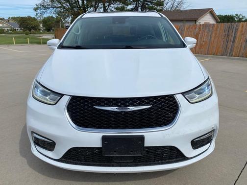 2021 Chrysler Pacifica Touring-L