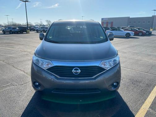 Khaki 2016 Nissan Quest SV