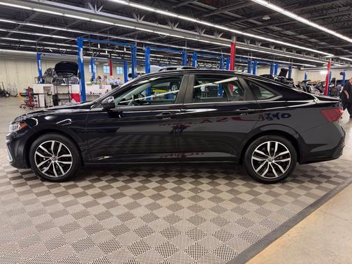 Black 2025 Volkswagen Jetta 1.5T SE