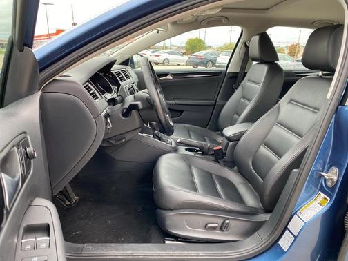 2017 Volkswagen Jetta 1.8T SEL