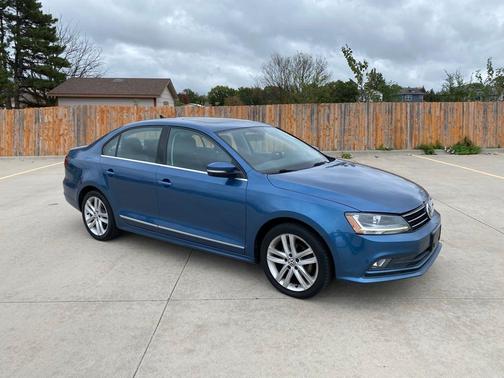 2017 Volkswagen Jetta 1.8T SEL