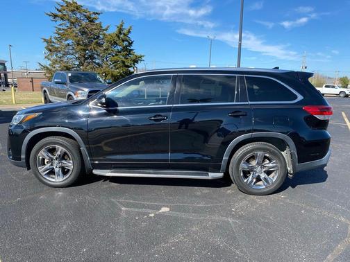 2019 Toyota Highlander 