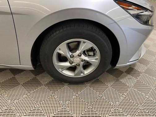 2021 Hyundai ELANTRA SE