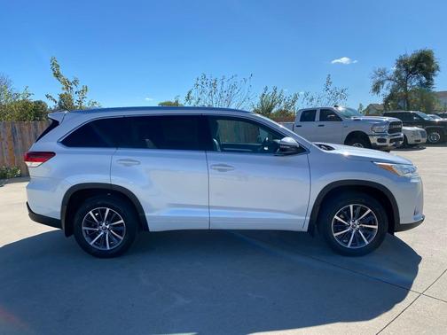 2018 Toyota Highlander 