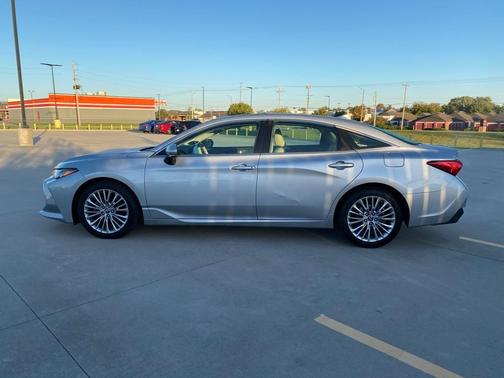 2019 Toyota Avalon 