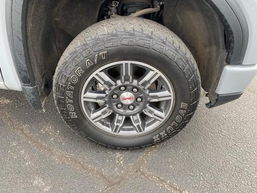 2024 GMC Sierra 1500 AT4