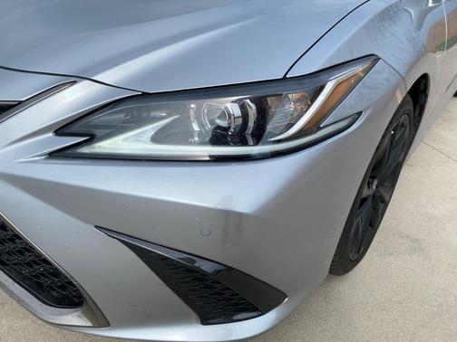 2022 Lexus ES 300h 300H