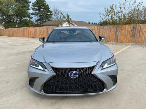 2022 Lexus ES 300h 300H