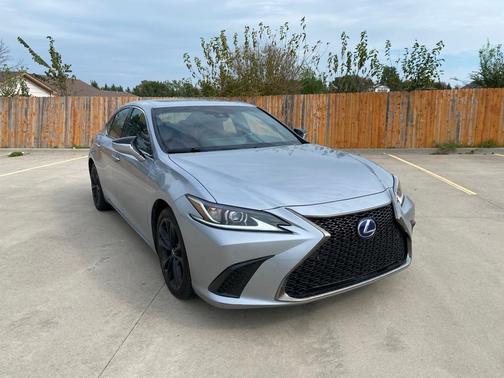 2022 Lexus ES 300h 300H