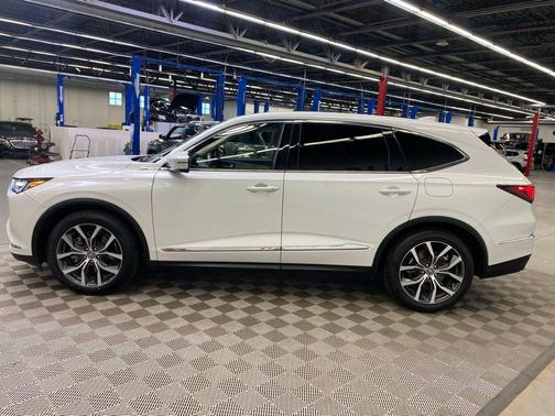 White 2022 Acura MDX Technology
