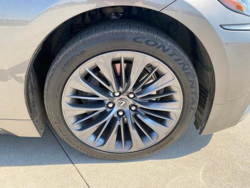 2018 Lexus LS 500 Base
