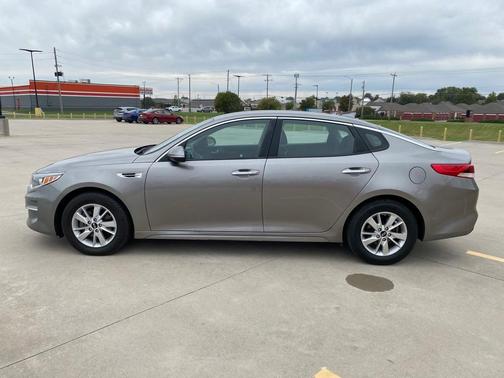 2017 Kia Optima LX