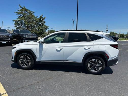 White Pearl 2025 Hyundai TUCSON SEL