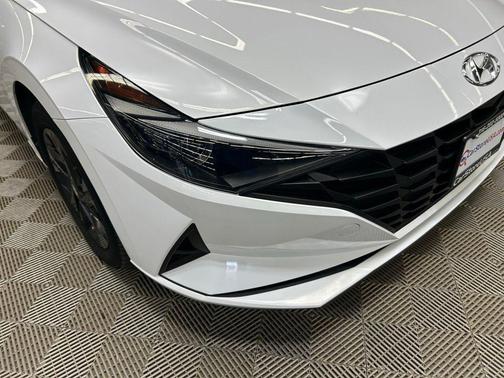 Ceramic White 2022 Hyundai ELANTRA HEV Blue