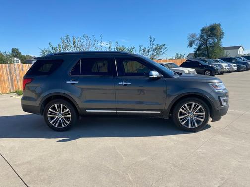 2017 Ford Explorer Platinum