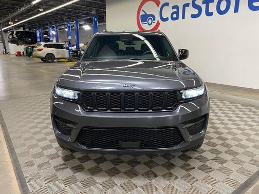 2024 Jeep Grand Cherokee Laredo