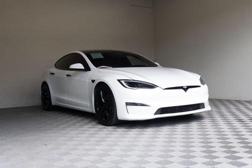 Pearl White Multi-Coat 2022 Tesla Model S Base