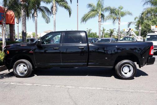 2024 RAM 3500 Tradesman Crew Cab 4x4 8' Box