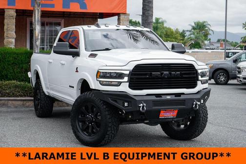 Bright White Clearcoat 2022 RAM 2500 Laramie Crew Cab 4x4 6'4' Box