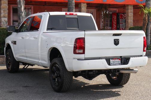 2017 RAM 2500 Laramie Crew Cab 4x4 6'4' Box