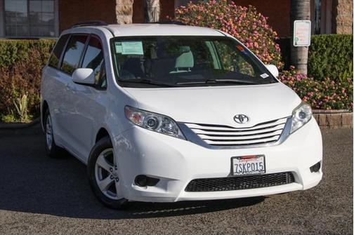 2016 Toyota Sienna LE