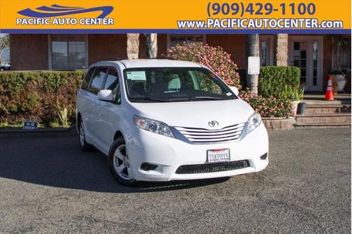 2016 Toyota Sienna LE