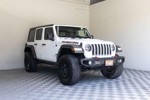 Bright White Clearcoat 2023 Jeep Wrangler Rubicon