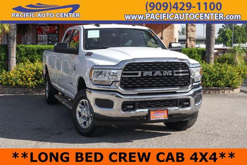 Bright White Clearcoat 2022 RAM 3500 Big Horn Crew Cab 4x4 8' Box