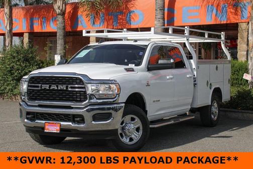 2022 RAM 3500 Big Horn Crew Cab 4x4 8' Box