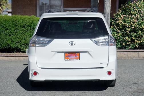 2016 Toyota Sienna SE