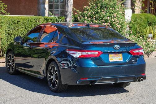 2020 Toyota Camry SE