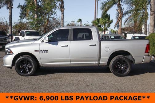 2017 RAM 1500 Night Crew Cab 4x4 5'7' Box