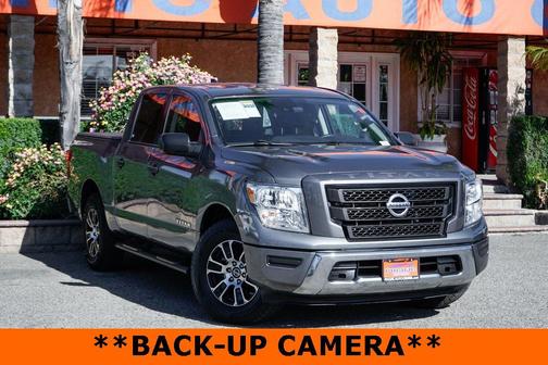 2022 Nissan Titan SV